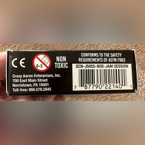 Crazy Aaron’s Scentsory Berry Scent Scented Thinking Putty Jam Session 2.75” Tin - Picture 13 of 16